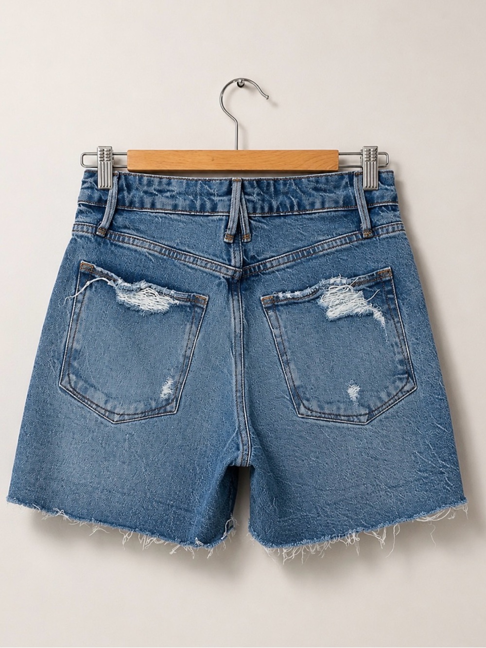 GOOD AMERICAN Bombshell Distressed Denim Shorts Size 26 - Picture 6 of 8